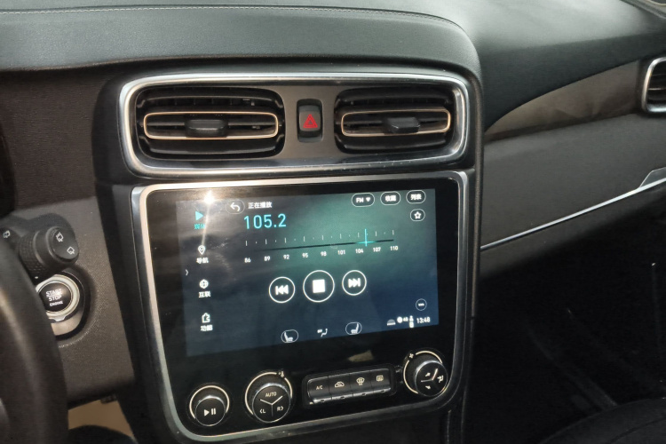 领克01 2017款 2.0T 两驱型Pro版局部细节16