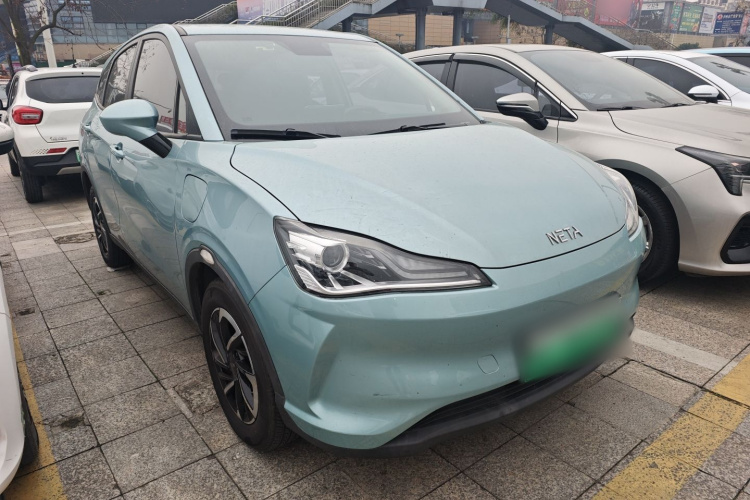 哪吒汽车 哪吒V 2022款 潮 400 Lite车身外观3