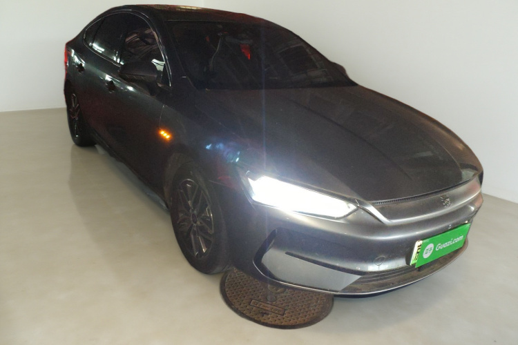 比亚迪 秦PLUS 2021款 EV 500KM 尊贵型车身外观3