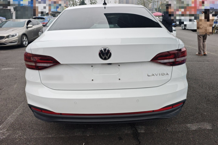 大众 朗逸 2023款 1.5L 自动得逸版车身外观6