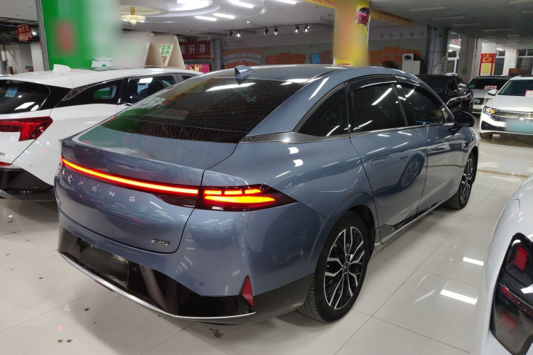 小鹏P5 2022款 460E+车身外观7