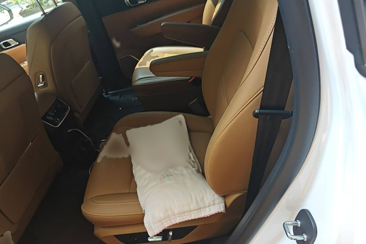 理想汽车 理想ONE 2021款 增程6座版中控内饰7004