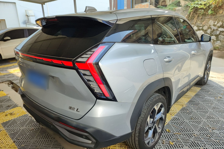 吉利汽车 博越L 2023款 1.5TD DCT尊贵型车身外观7