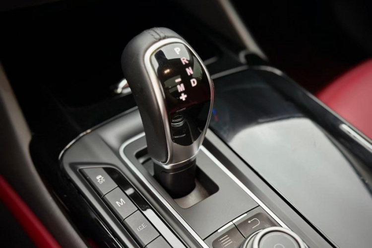 玛莎拉蒂 Levante 2016款 3.0T 标准型中控内饰7007