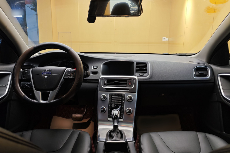 沃尔沃S60 2017款 S60L T3 智进版中控内饰7006