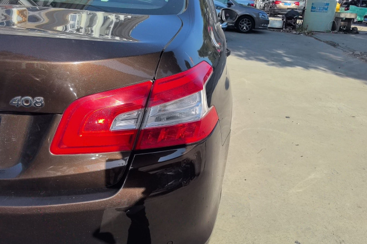 标致408 2016款 1.6T 自动豪华版车身外观9