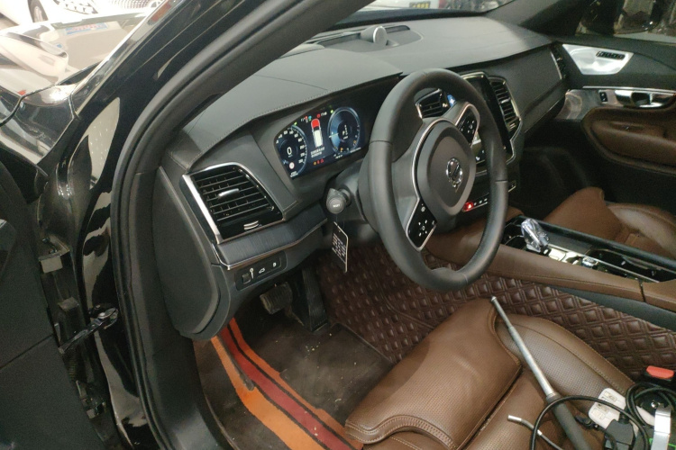 沃尔沃XC90新能源 2022款 E驱混动 T8 智尊豪华版 7座中控内饰20