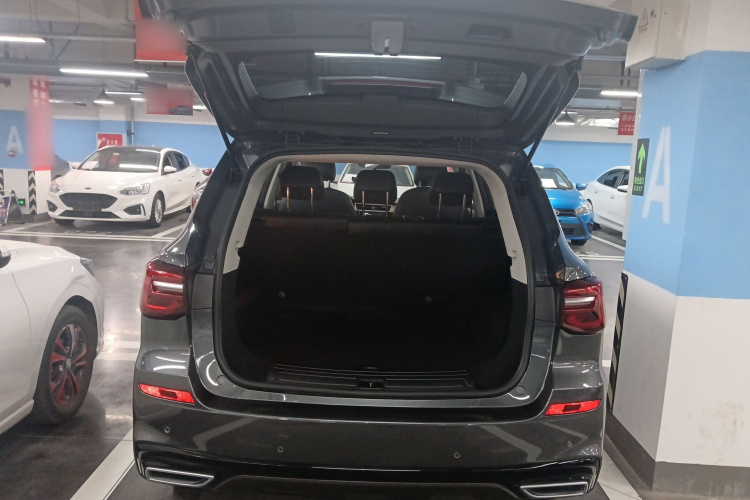 荣威RX5 2023款 PLUS 330TGI 自动领潮智惠版机舱底盘23