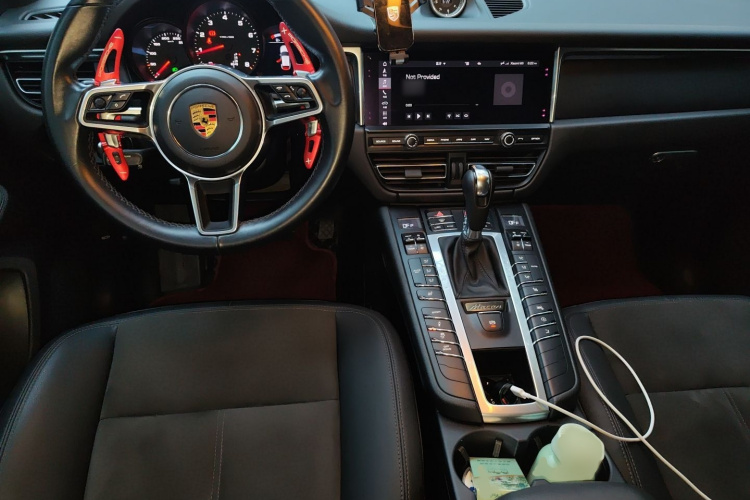 保时捷 2020款 Macan 2.0T中控内饰7002