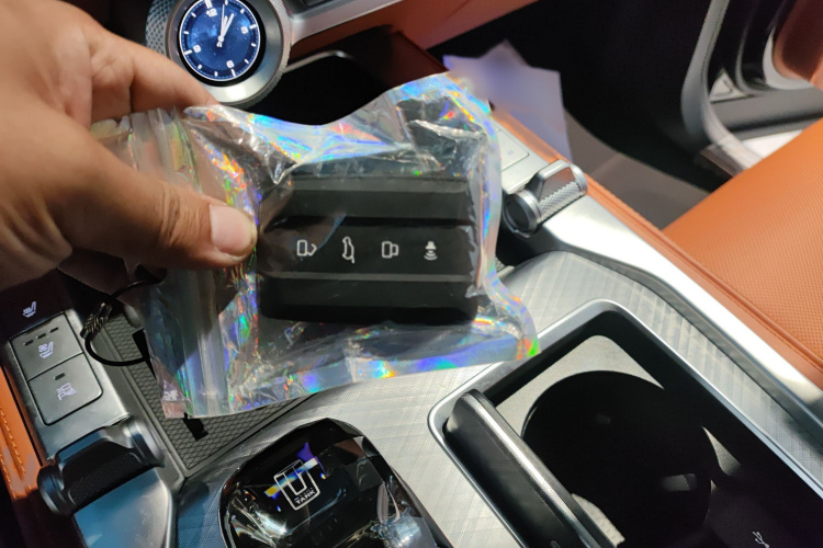 坦克700新能源 2024款 Hi4-T 极境版中控内饰7001