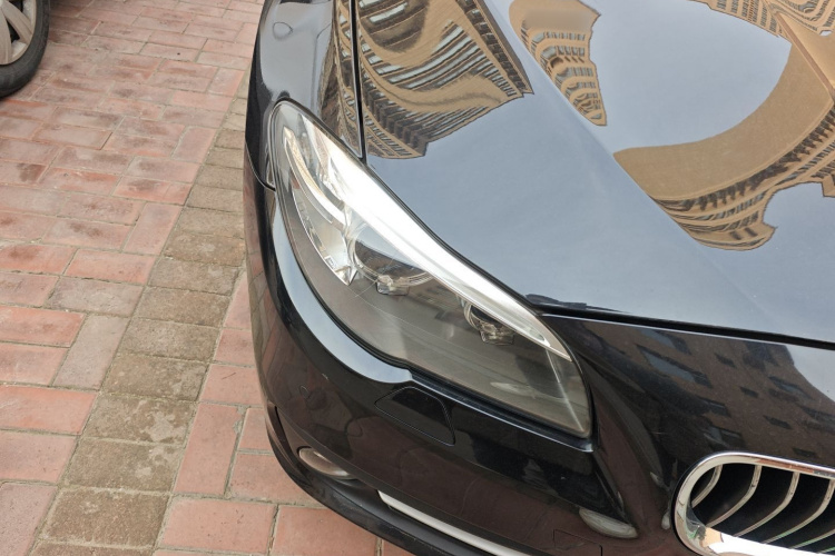 宝马5系 2017款 520Li 典雅型车身外观8