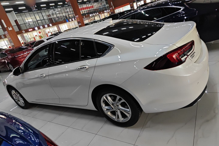 别克 君威 2024款 25T 超享版车身外观6003