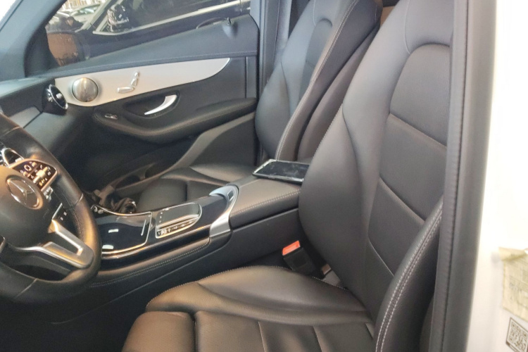 奔驰GLC轿跑 2020款 GLC 260 4MATIC 轿跑SUV中控内饰19