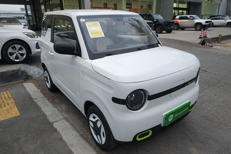 吉利银河 熊猫 2025款 210km 元气熊车身外观3