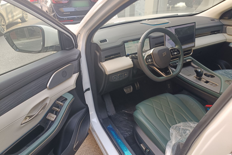 捷途山海L9 2024款 1.5TD 2DHT Pro 7座中控内饰20