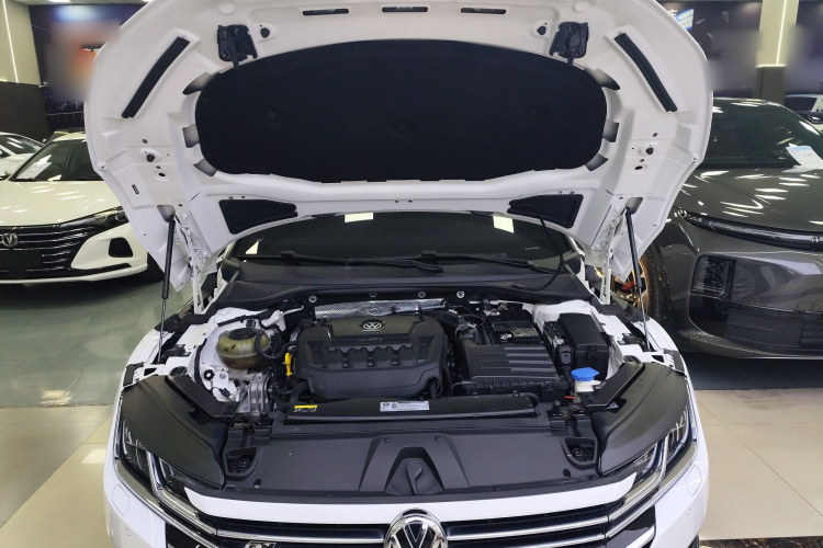 一汽-大众CC 2020款 330TSI 魅颜版 国VI机舱底盘24