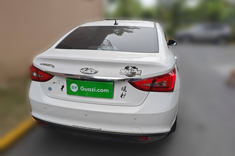 奇瑞 艾瑞泽5 2016款 1.5L CVT领潮版车身外观6004