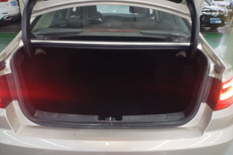 吉利汽车 帝豪GL 2017款 1.3T DCT尊贵型局部细节23