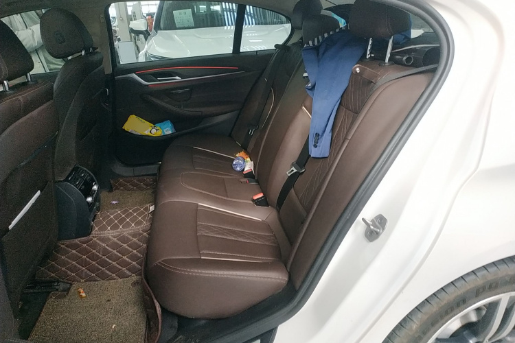 宝马5系 2021款 530Li 领先型 豪华套装中控内饰21