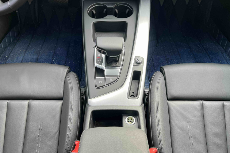 奥迪A5 2021款 Sportback 40 TFSI quattro 豪华致雅型中控内饰7004