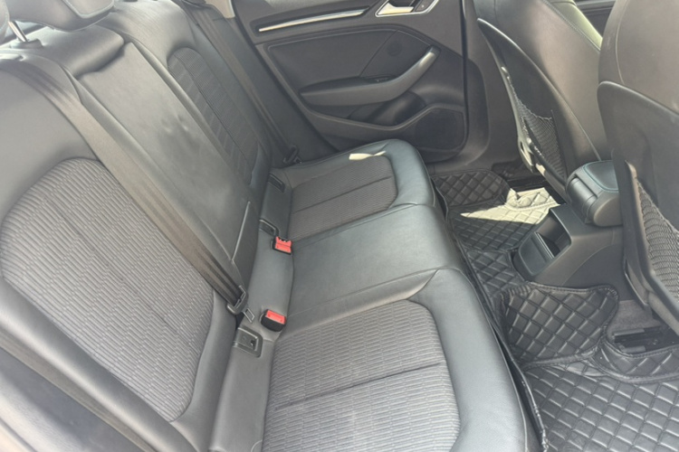 奥迪A3 2019款 Sportback 35 TFSI 时尚型 国V中控内饰7009