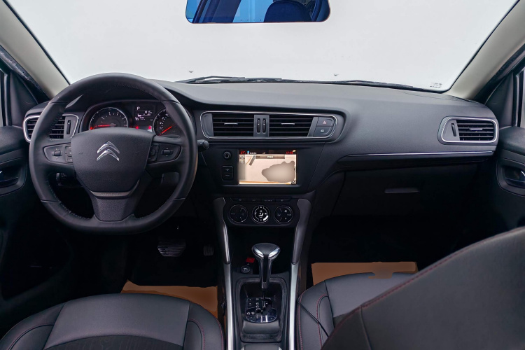 雪铁龙C3-XR 2018款 230THP 自动智能型中控内饰12