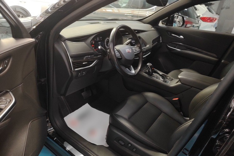 凯迪拉克XT4 2018款 28T 两驱技术型中控内饰19