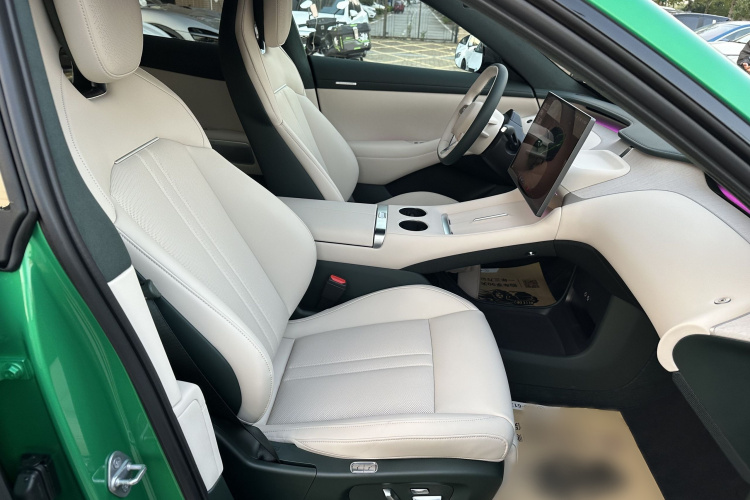 小米汽车 小米YU7 2025款 超长续航高性能四驱Max版中控内饰7013