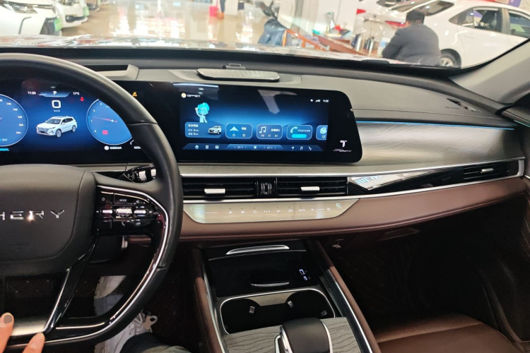 奇瑞 瑞虎8 PRO 2024款 冠军版 290T 两驱巅峰版 7座中控内饰12