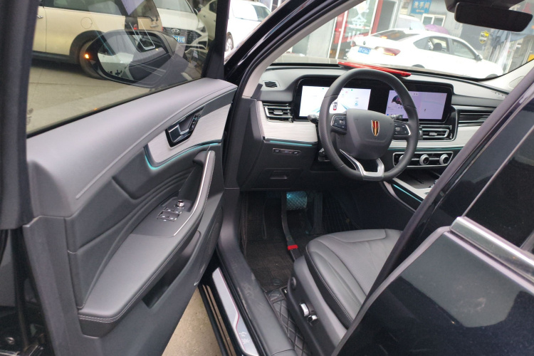 红旗HS5 2025款 2.0T 两驱旗享Pro版中控内饰20