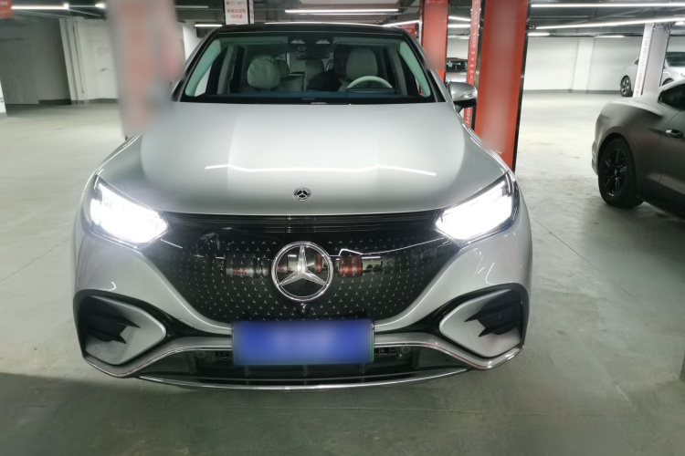 奔驰EQE SUV 2024款 500 4MATIC 豪华版车身外观2
