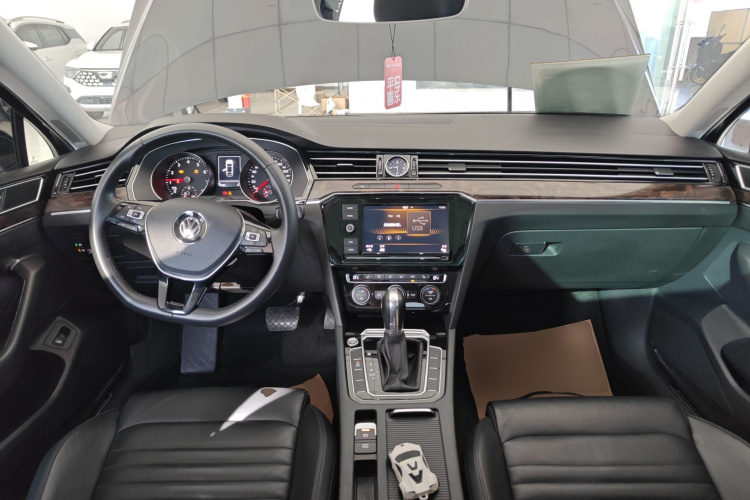 大众 迈腾 2019款 330TSI DSG 豪华型 国V中控内饰12