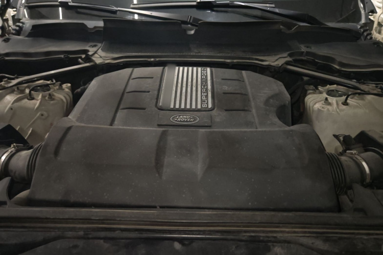 路虎 发现 2017款 3.0 SC V6 S机舱底盘24