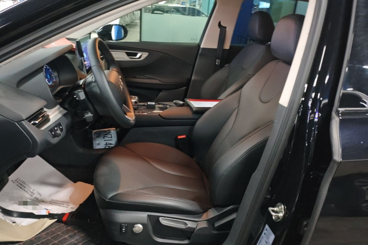 红旗E-QM5 2024款 500km 出行版中控内饰19