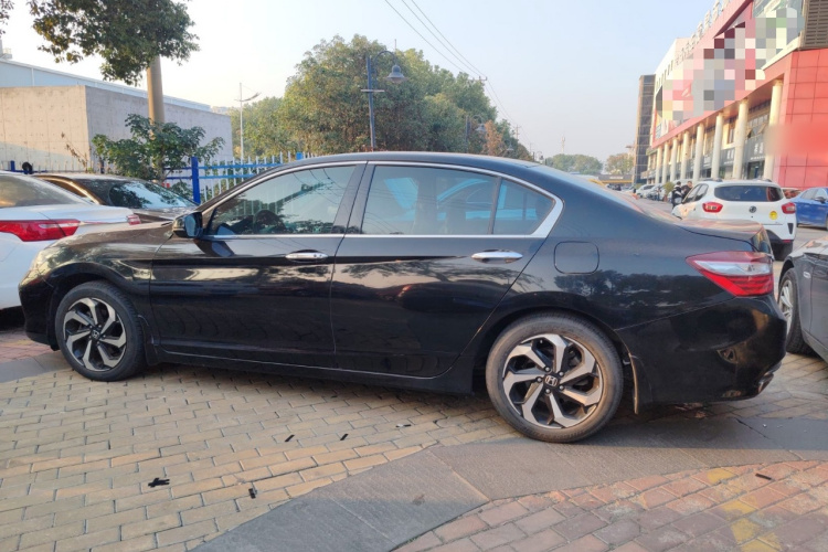 本田 雅阁 2016款 2.4L 豪华版车身外观4