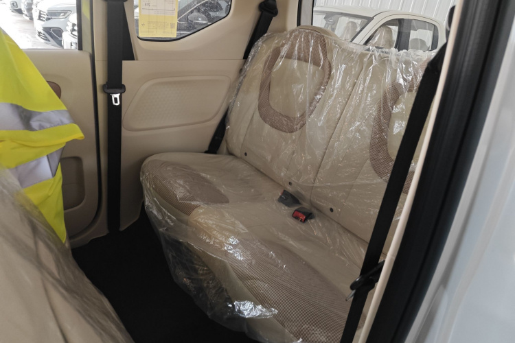 五菱汽车 宏光MINIEV 2024款 第三代 215km 青春版中控内饰7004