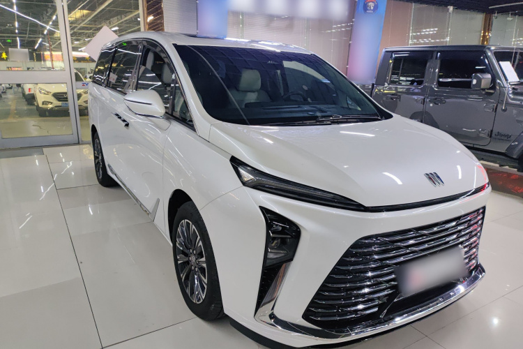 别克GL8 2025款 陆尊 尊享版车身外观3