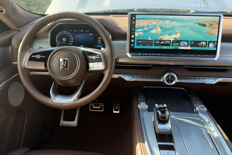 坦克700新能源 2024款 Hi4-T 极境版中控内饰7003