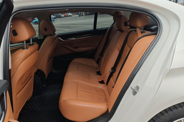 宝马5系 2018款 528Li 上市特别版中控内饰21