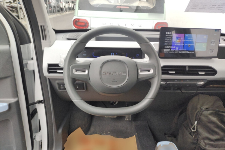 吉利银河 2024款 熊猫mini 200km 耐力熊中控内饰13