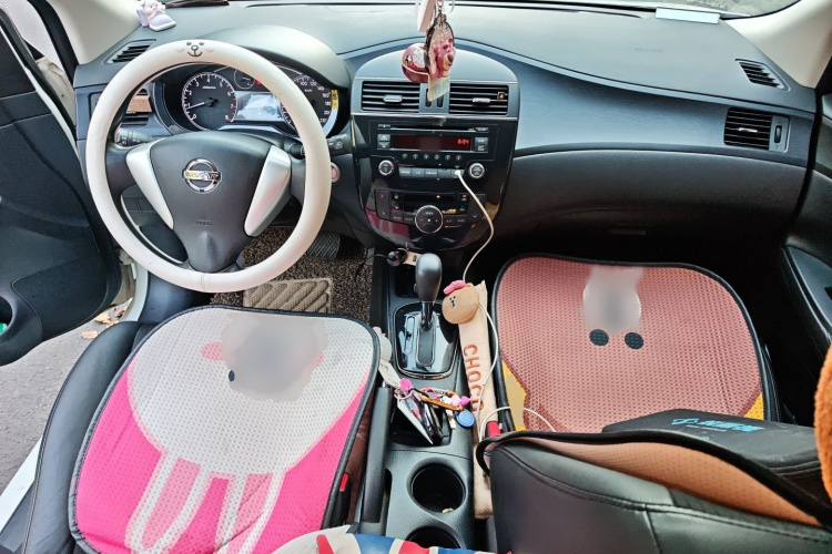 日产 骐达TIIDA 2014款 1.6L CVT酷咖版中控内饰7002