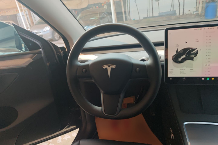 特斯拉 Model Y 2024款 后轮驱动版中控内饰13