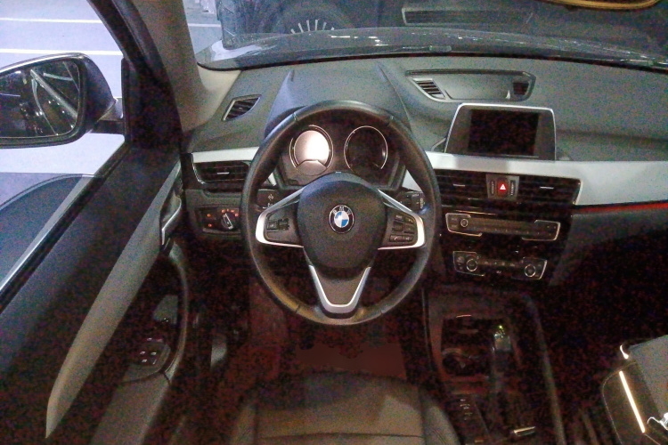 宝马X1 2019款 sDrive20Li 领先型中控内饰13