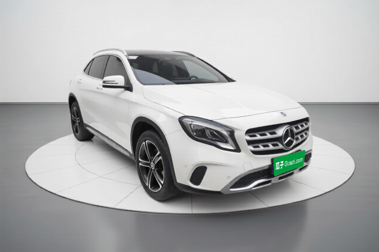 奔驰GLA 2018款 GLA 200 时尚型车身外观3