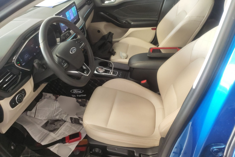 福特 福克斯 2021款 三厢 EcoBoost 180 自动锋潮型中控内饰19