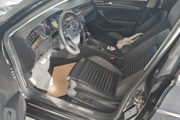 大众 迈腾 2019款 330TSI DSG 豪华型 国V中控内饰19