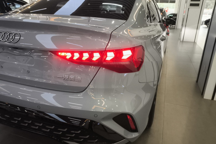 奥迪A3 2025款 A3L Limousine 35TFSI 飞驰尊享型 +豪华臻选包车身外观9