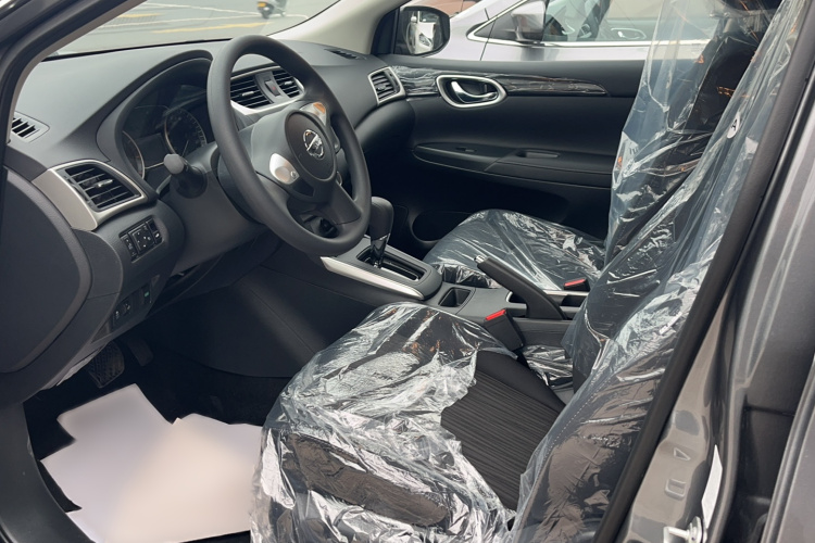 日产 轩逸 2024款 改款三 经典 1.6XE CVT舒适版中控内饰7001