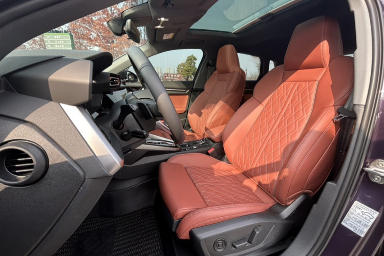 奥迪A3 2025款 Sportback 35TFSI 飞驰尊享型中控内饰7007
