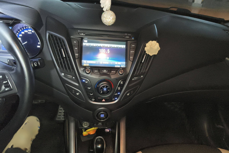 现代 Veloster飞思 2015款 1.6T 自动豪华版局部细节16